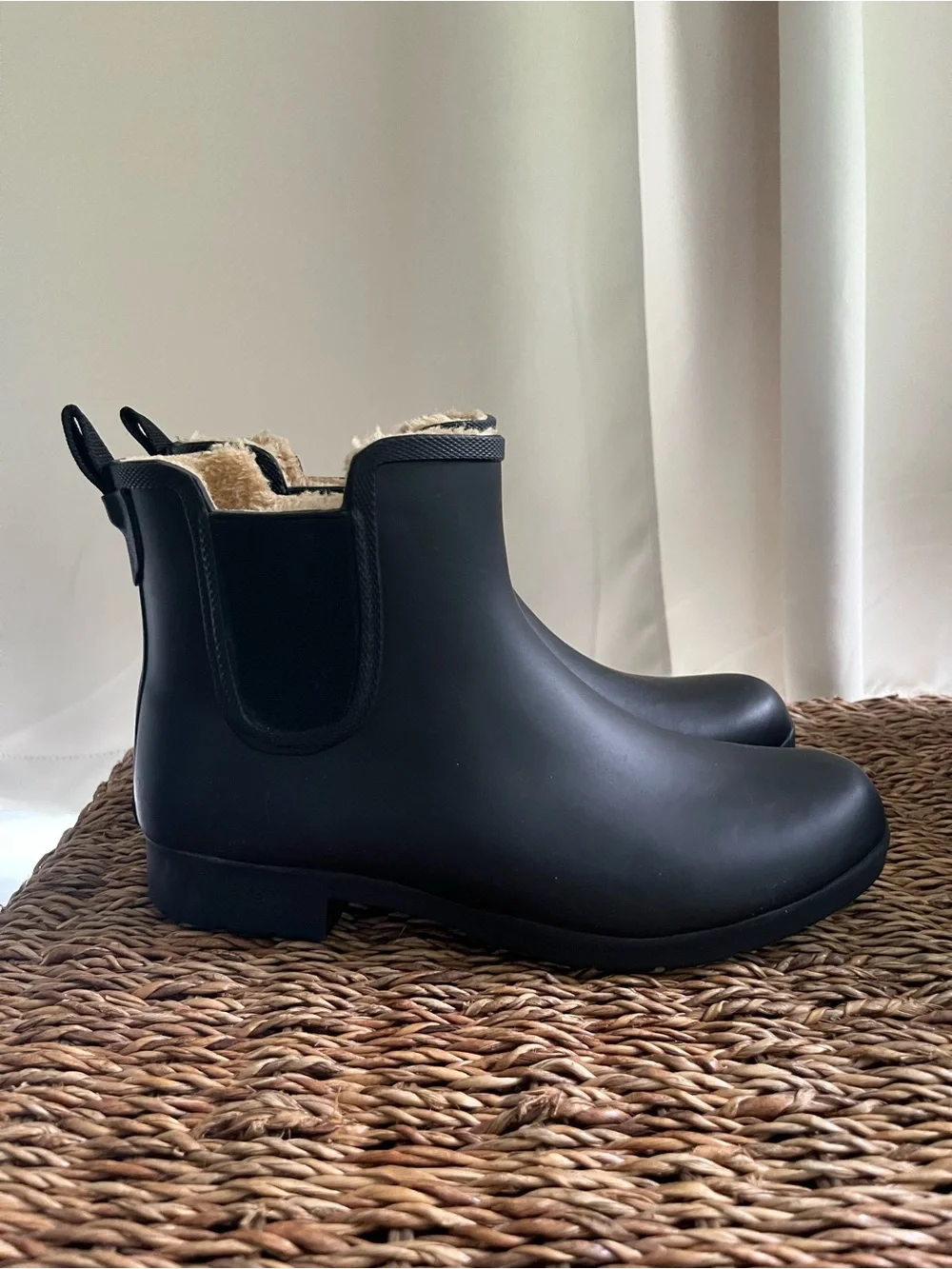 Women’s Chooka Black Chelsea Rain Boots with Cozy Lining